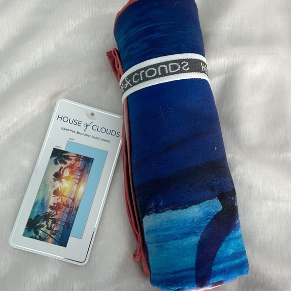 House of Clouds - Microfiber Beach Towel - Picture 11 of 11